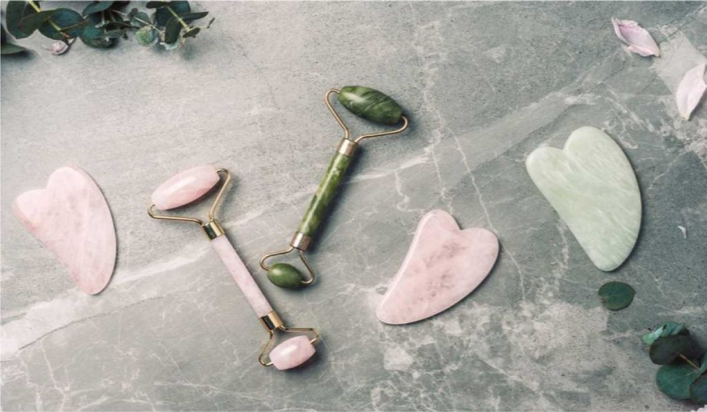 Rodillo de jade y cuarzo rosa